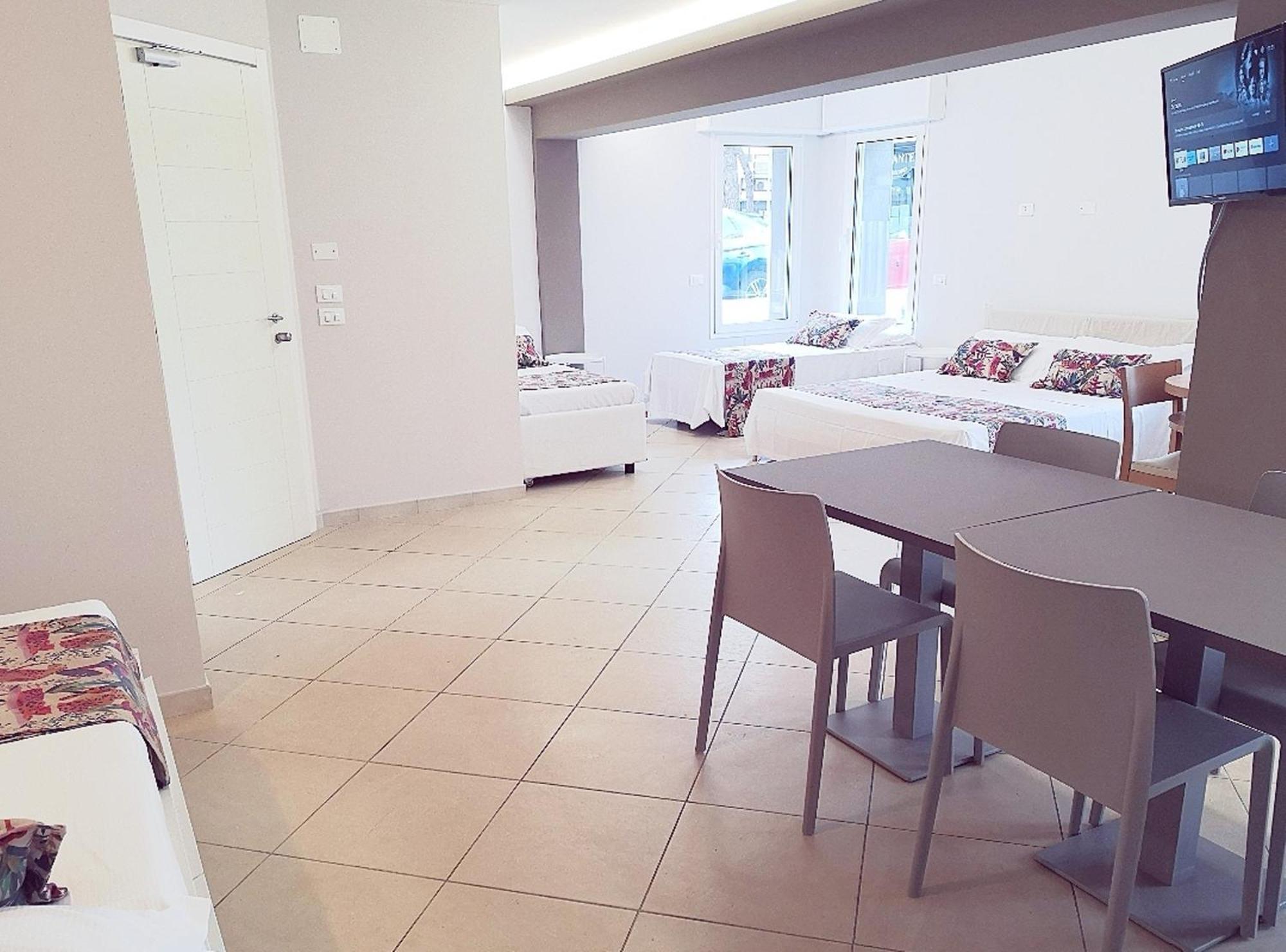 Hotel Amalfi - Smart Hotel Riccione Oda fotoğraf